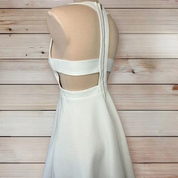 Charlotte Russe White Plunge Neck Cut-out back Skater Dress sz 6 - Picture 3 of 7